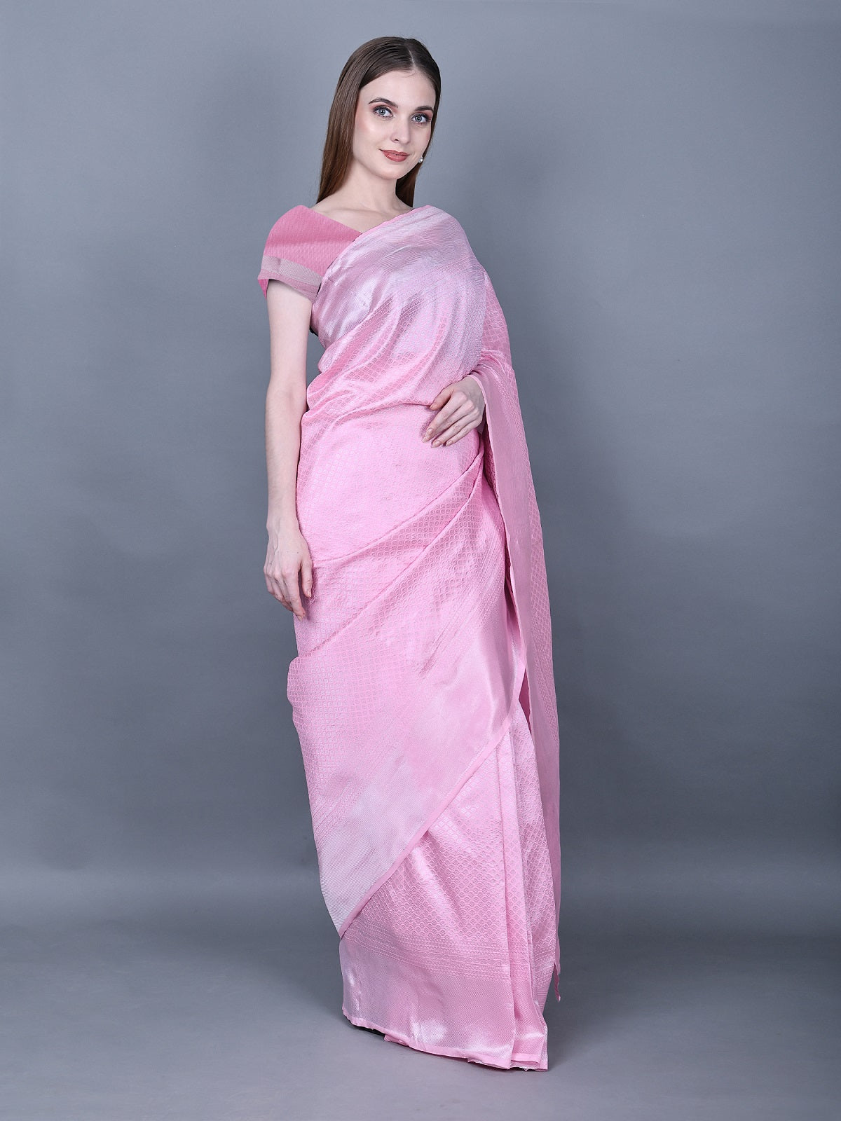 Channel Your Inner Diva Pink Saree With Unstitched Blouse – Sareeko