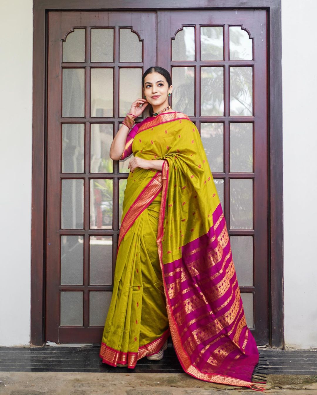 Traditional Handloom Weave Saree