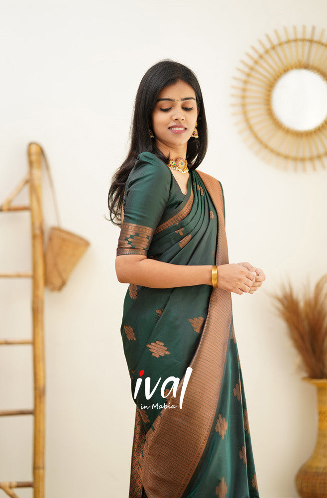 Creative art silk saree with unique prints